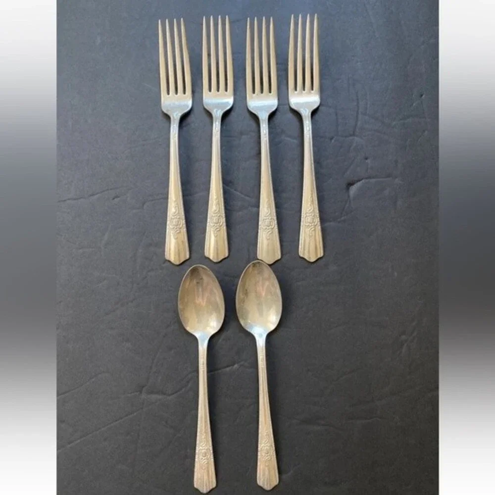 VTG Harmony House Plate AA+ 1944 Silver Plate(Forks & tea spoon )Maytime Pattern